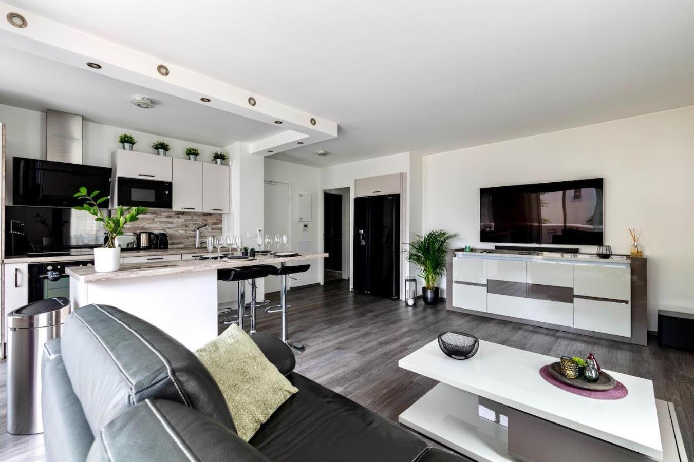 Charmant Refuge Avec Jardin, A 6 Minutes A Pied Du Metro Creteil L Echat-Lovely Retreat With Garden, Located A 6-Minute Walk From Creteil L Echat Metro Station Extérieur photo